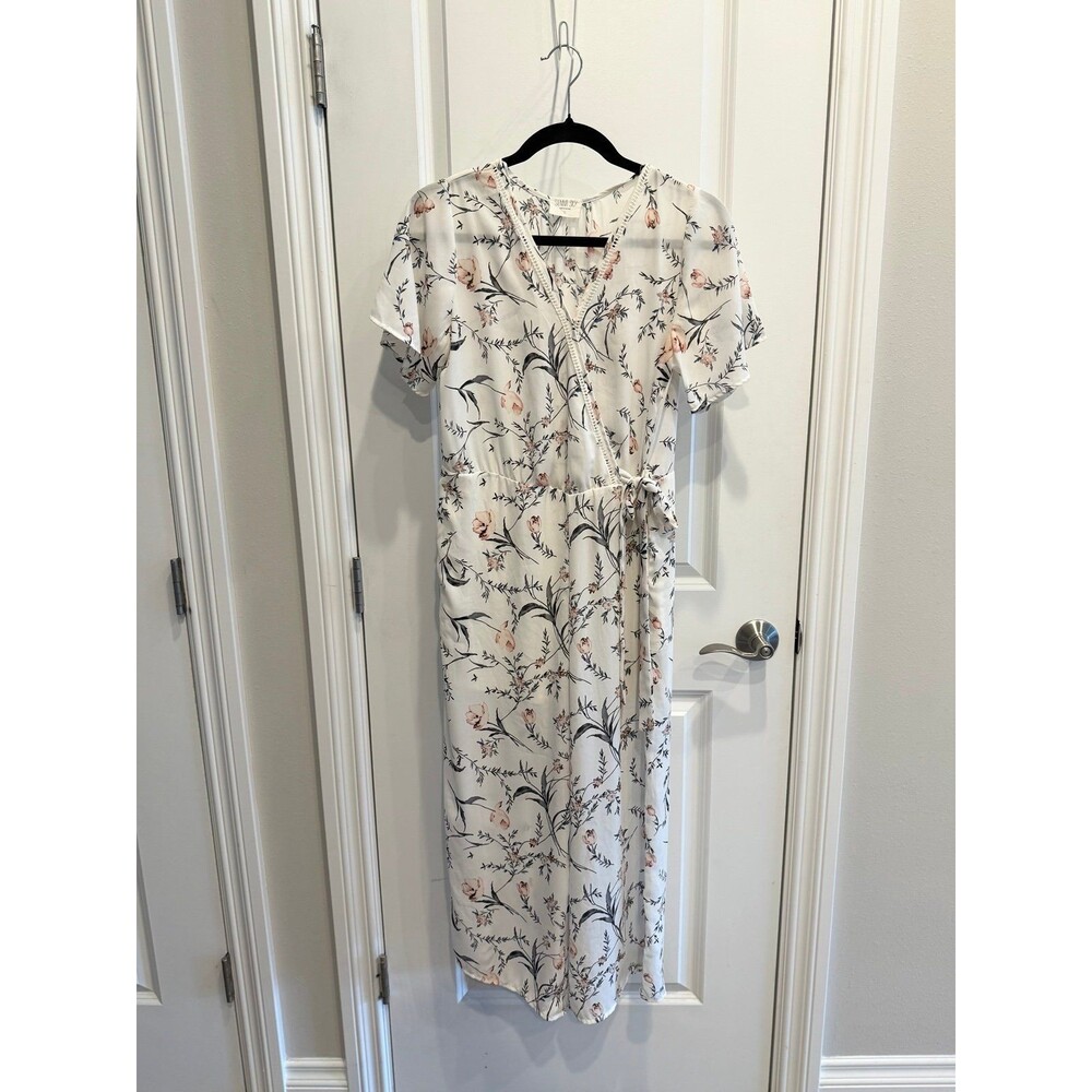 LIKE NEW Breezy White Floral Jumpsuit – Size S - Sienna Sky